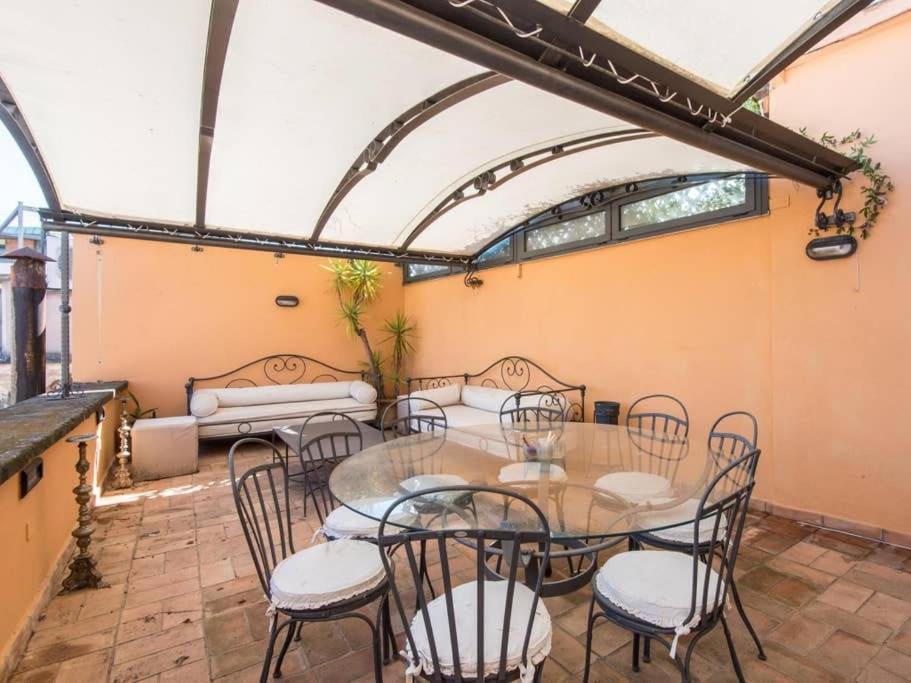 Panoramic Terrace Trastevere Rom